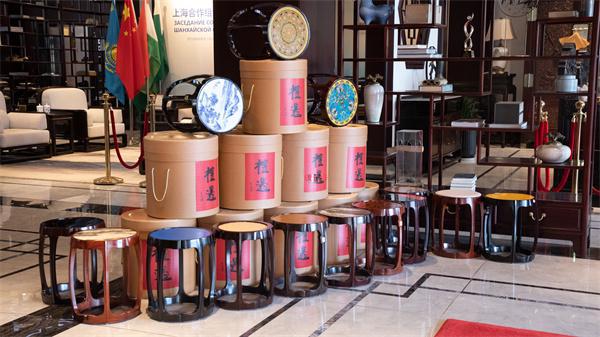 堂家居匠造红木精品焕发品牌力量pg电子平台中式原木整装品牌明