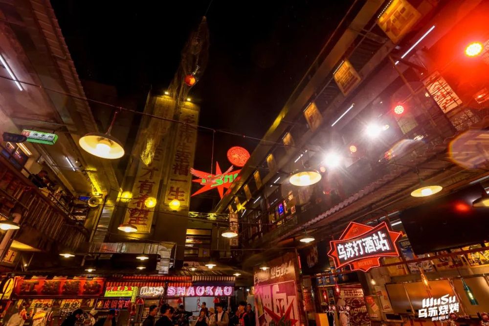 宵夜城”！这家店要当成都餐饮新顶流？pg电子模拟器免费试玩3000平的“(图8)