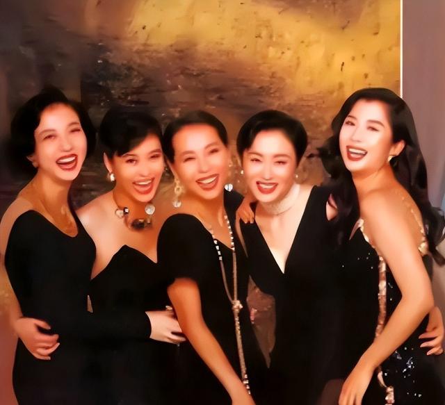 ！王晶向太爆黑幕才懂霍家为何不娶章子怡pg电子免费模拟器陪睡陪玩只是冰山一角(图10)